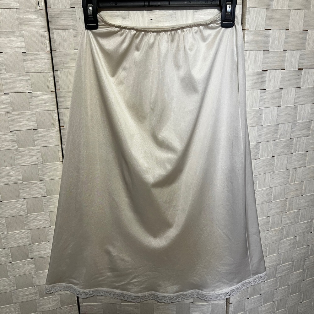 Warner's Perfect Measure Lace Trim Half Slip Vintage Style 55300 Medium USA Made - Picture 2 of 5
